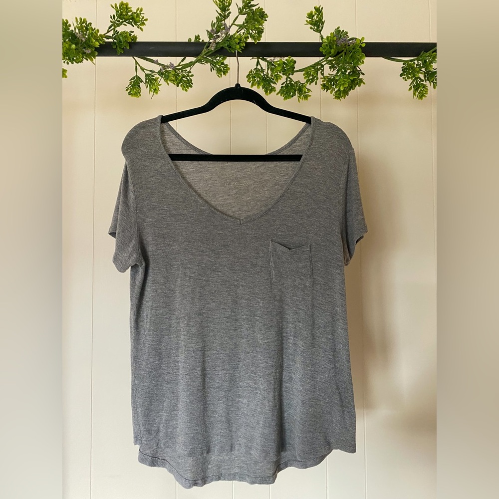 Women’s Gray Rue21 V-Neck Shirt
